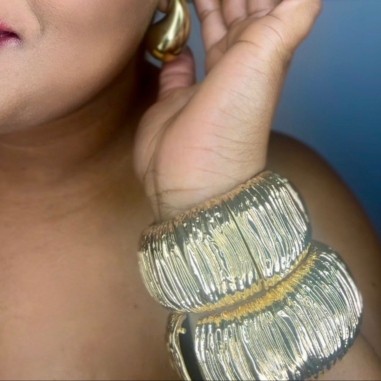 Textured Trendsetter Bangle