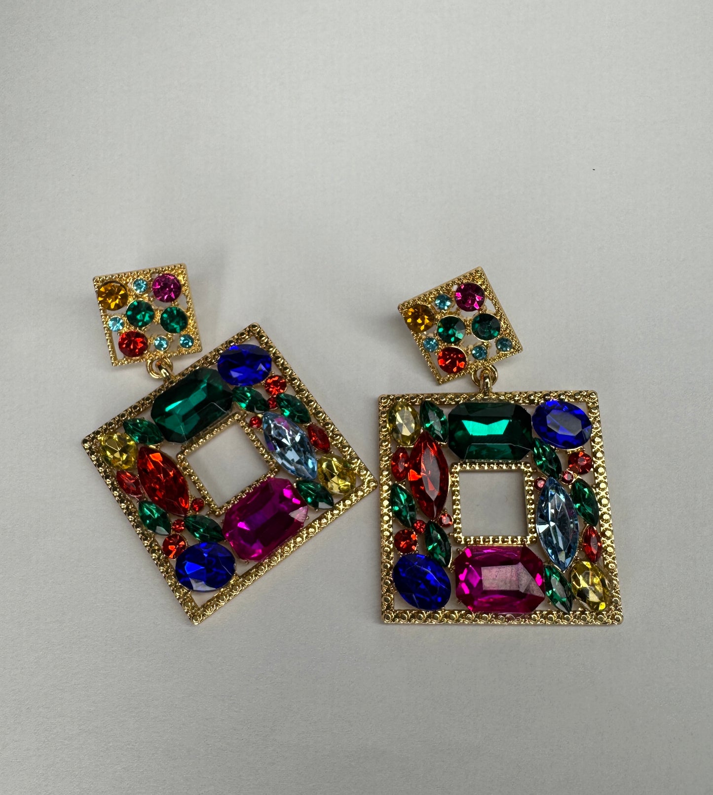 Ruby Frame vibrant Rhinestone earring