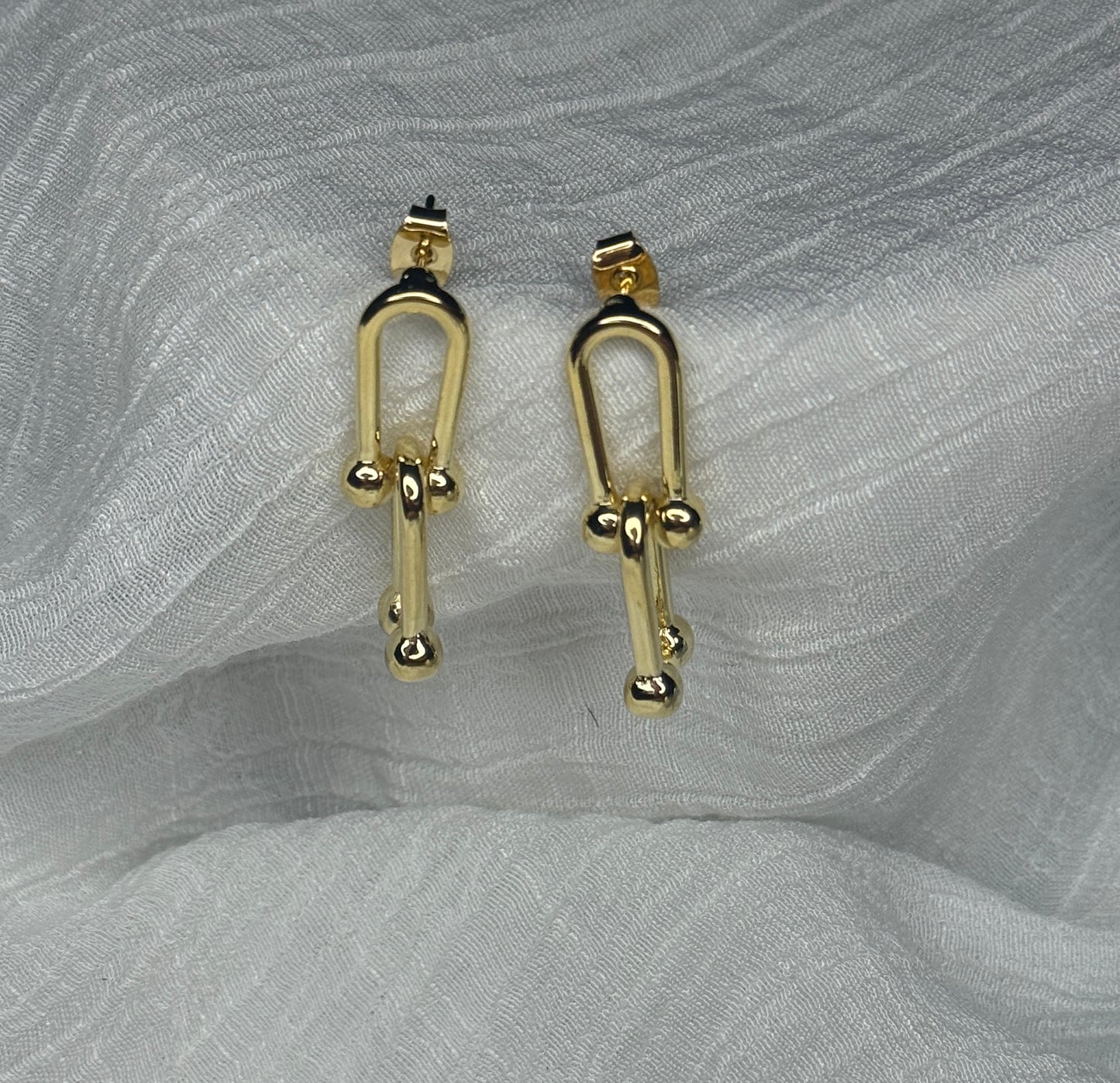 Clip me up- Paper clip mini earring