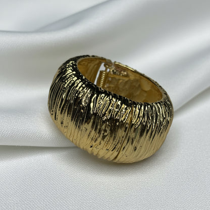 Textured Trendsetter Bangle