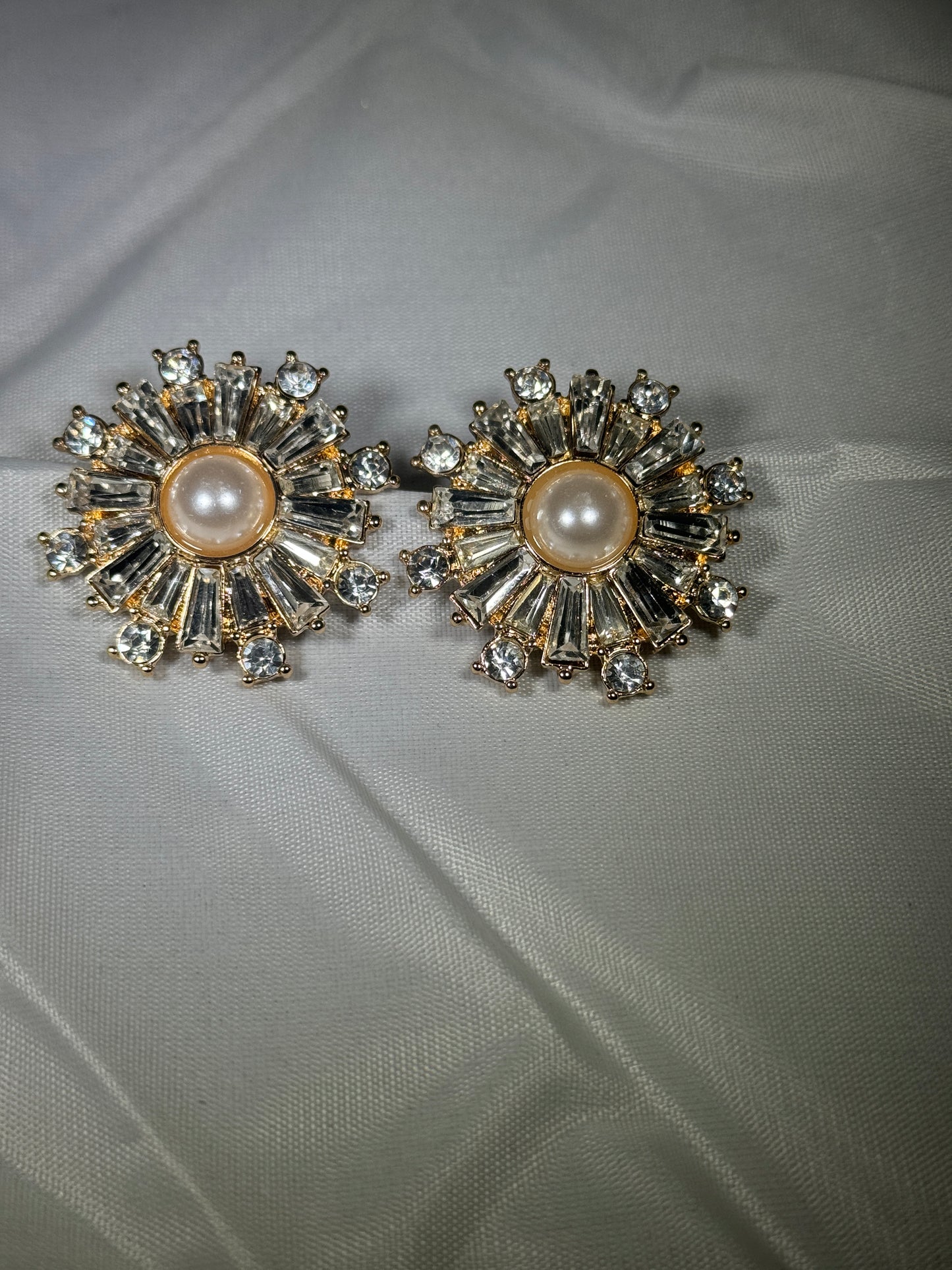 Glimmering Luxe Rhinestone Earring