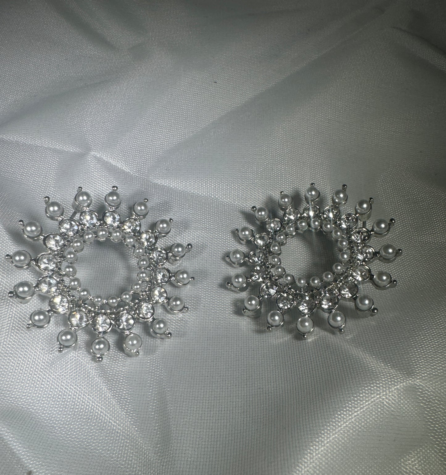 Pearly Excellence earring