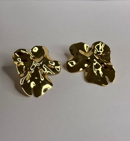 Blooming gold foil textured yellow gold geometric stud earring