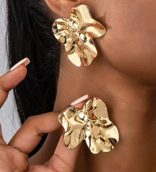 Blooming gold foil textured yellow gold geometric stud earring